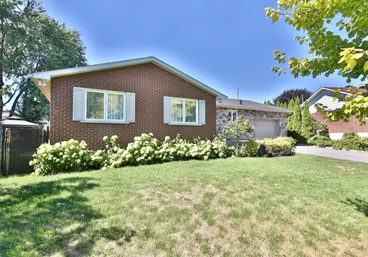Bungalow à vendre - 5836 Rue Villiers, Brossard, J4W1X7