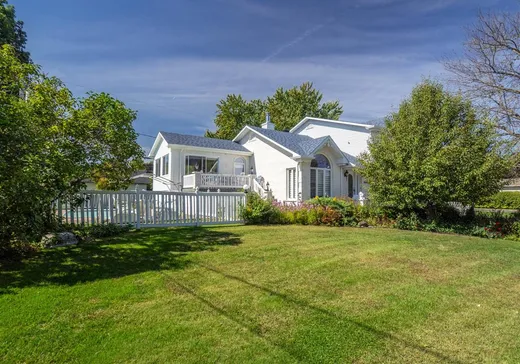 Two or more stories for sale - 115 39e Avenue, Saint-Zotique, J0P1Z0