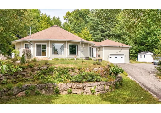 Bungalow à vendre - 744 Rue de Fribourg, Sainte-Adèle, J8B2G6