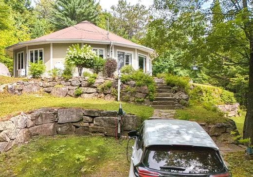 Maison à vendre - 744 Rue de Fribourg, Sainte-Adèle, J8B 2G6