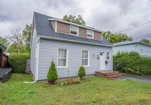 Maison à vendre - 660 12e Rue, Saint-Georges, G5Y 4Z7