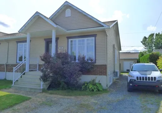 Two or more stories for sale - 56 Rue du Curé-Larue, Victoriaville, G6S1H9