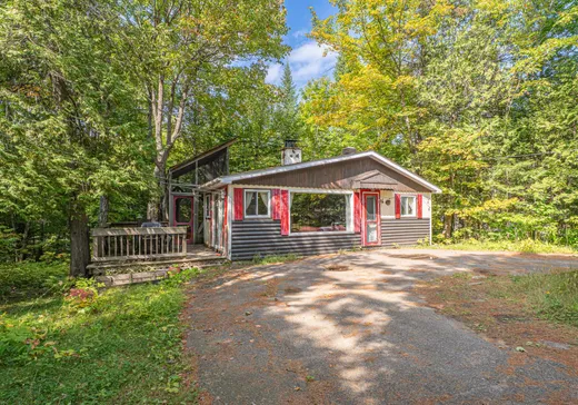 Maison à étages à vendre - 3547 Ch. du Village, St-Adolphe d'Howard, J0T2B0