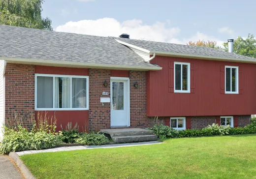 Two or more stories for sale - 348 Rue des Érables, Salaberry-de-Valleyfield, J6T5V1