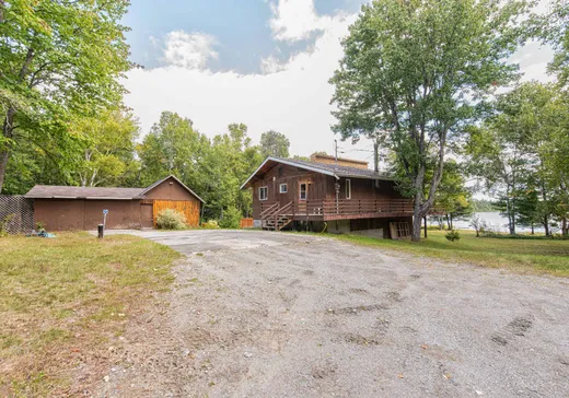 Maison à étages à vendre - 1199 Ch. de la Baie-Carrière, Val-d'Or, J9P7A5