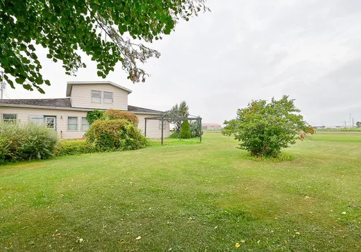 Two or more stories for sale - 2125Z Rue de l'Aéroport, Beloeil, J3G4S5