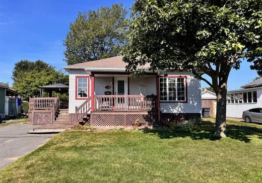 Bungalow à vendre - 32 Rue Desjardins, Victoriaville, G6P2Z5