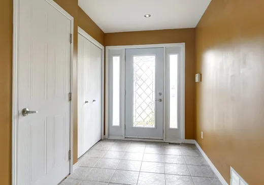 House for sale - 352 Rue des Becs-Scie, Lachenaie, J6V 1N7