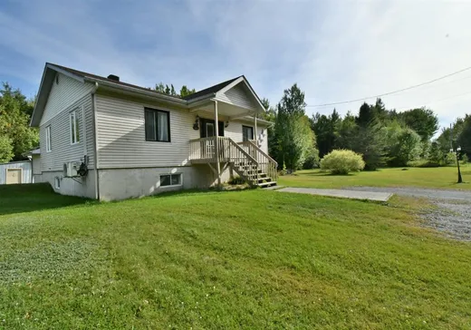 House for sale - 693 Rue Lacroix, St-Germain-De-Grantham, J0C 1J0