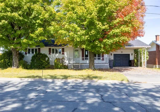 Maison à vendre - 475 5e Avenue, Val des Sources, J1T 1W6