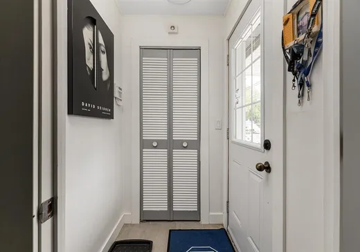 Maison à vendre - 325 Av. des Vétérans, Montréal (Est), H1B 5B8