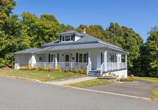 1 1/2 Storey for sale - 197 Rue Monseigneur-Durand, Coaticook, J1A1Y1
