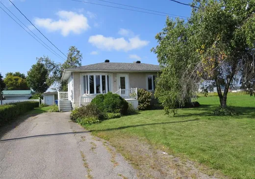 Bungalow for sale - 10 Rue Picard, Godmanchester, J0S1H0