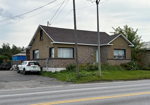 House for sale - 2045 Av. du Pont S., Alma, G8B 6N7