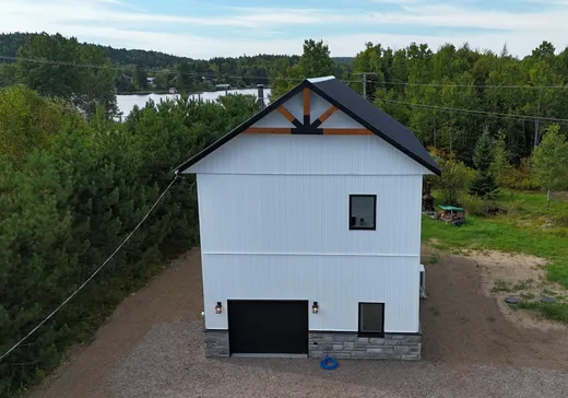 Maison à vendre - 33 Rue Notre-Dame, Lac-Edouard, G0X 3N0