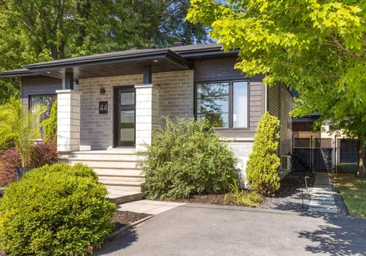Maison à vendre - 44 Rue Genest, Saint-Jean-sur-Richelieu, J2X 2V4