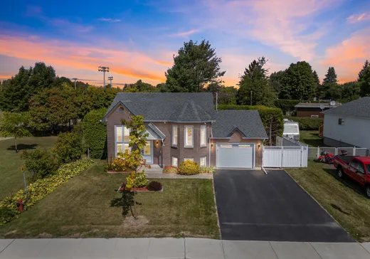 Two or more stories for sale - 345 Av. du Parc, Saint-Jérôme, J7Z7H8