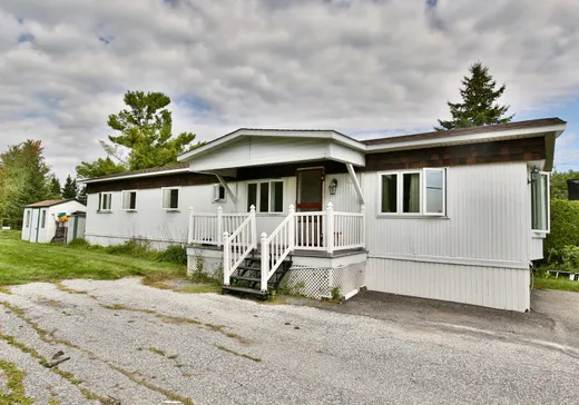 Two or more stories for sale - 8150 2e Rang, Saint-Pie, J0H1W4