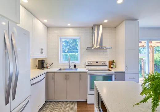 Maison à vendre - 355 Rue Lemay, Pointe-Du-Lac, G9B 1V4