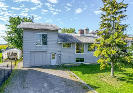 Maison à vendre - 8310 Boul. des Mille-Îles, Laval (Saint-François), H7A 4C6