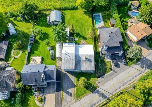 Maison à vendre - 8310 Boul. des Mille-Îles, Laval (Saint-François), H7A 4C6