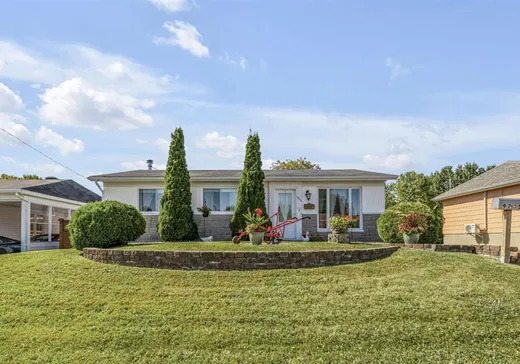 Bungalow à vendre - 9235 Av. Quévillon, Charlesbourg, G1G5S7