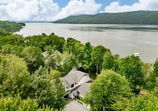 Maison à vendre - 30 Ch. McDougall, Magog, J0B 2C0