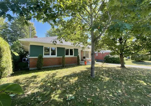 Maison à vendre - 620 Rue Bouchette, Sherbrooke, J1J 2T3
