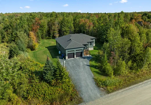 Maison à étages à vendre - 193 Rue du Poète, Magog, J1X0G8