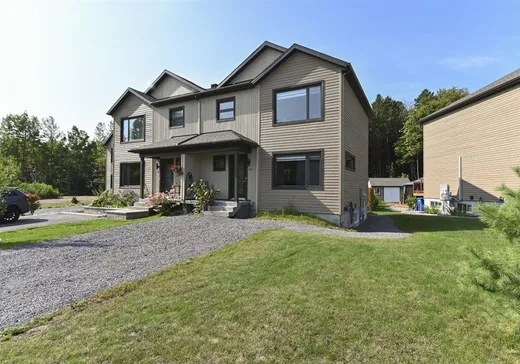 Maison à étages à vendre - 147 Rue Berrichon, Beaupré, G0A1E0