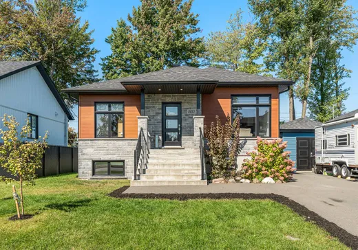 Maison à étages à vendre - 807 Rue Smith, Farnham, J2N0H7
