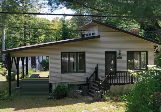 Two or more stories for sale - 620 Rue du Lac-Pinet, Saint-Calixte, J0K1Z0