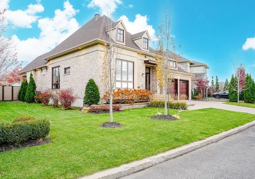 Maison à étages à vendre - 3100 Rue Micheline-Beauchemin, Longueuil, J4N0G6