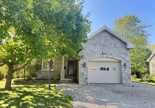 Two or more stories for sale - 20 Rue du Moulin, Warwick, J0A1M0