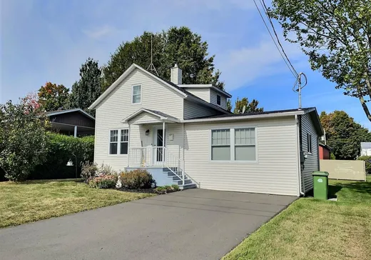 Un étage et demi à vendre - 1347 Rue Laurendeau, Plessisville, G6L1T8
