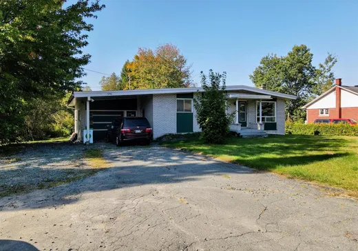 House for sale - 596 Route 143 S., St-Francois-Xavier-de-Brompton, J0B 2V0