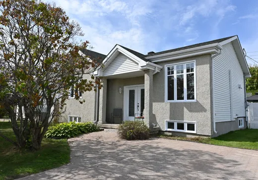 Two or more stories for sale - 270 Rue de l'Érablière, Sainte-Marthe-sur-le-Lac, J0N1P0