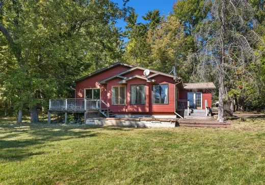 Bungalow à vendre - 8C Ch. Estate, Shawville, J0X2Y0