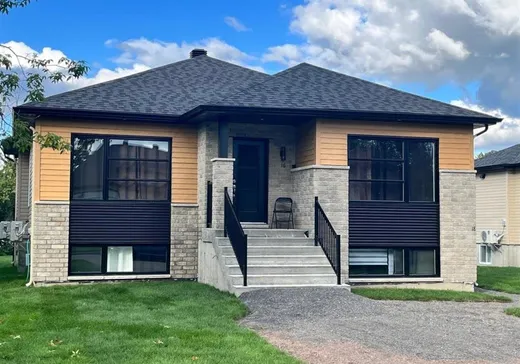 Bungalow à vendre - 16-18 Rue Arnold, Grenville, J0V1J0