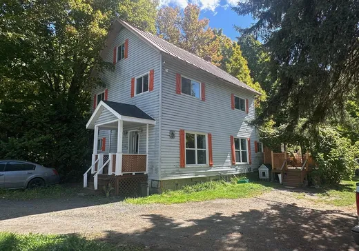 Maison à étages à vendre - 63 Rue Junction, Stanstead, J0B3E5