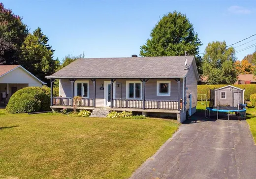Bungalow for sale - 245 Rue Joubert, St-Germain-De-Grantham, J0C1K0