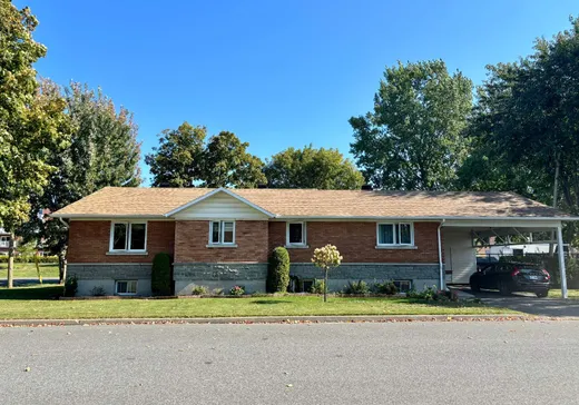 Maison à étages à vendre - 3 Rue Roux, Victoriaville, G6P3B4