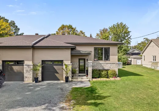 Two or more stories for sale - 1279 Boul. de Léry, Léry, J6N1C1