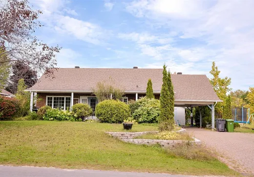 Bungalow à vendre - 24 Rue Joncas, Kingsey Falls, J0A1B0