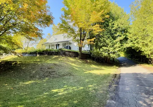 Maison à vendre - 28 Rue de la Culture, Mont-Blanc, J0T 2G0
