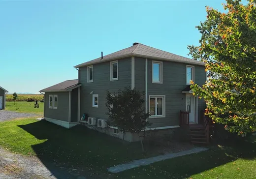 Two or more stories for sale - 1633 Route 235, Farnham, J2N0J9