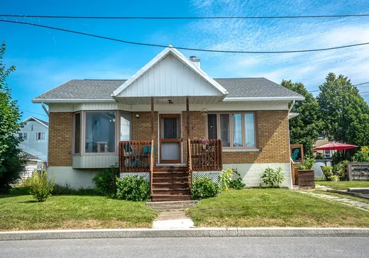 Maison à vendre - 57 Rue Ste-Croix, Beaupré, G0A 1E0