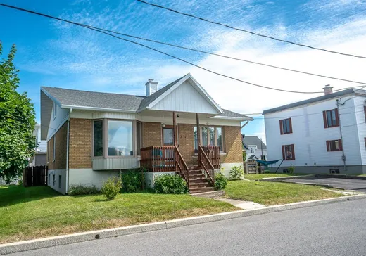 Maison à vendre - 57 Rue Ste-Croix, Beaupré, G0A 1E0