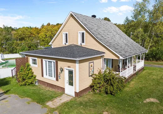 Maison à vendre - 685 Rue Principale, Stukely, J0E 2J0