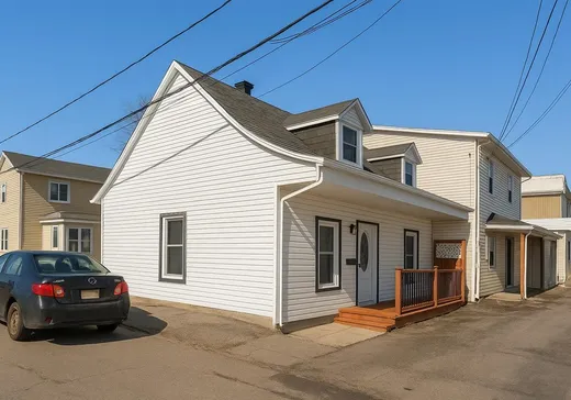 Maison à étages à vendre - 26 Rue Bourassa, App. A, Lévis, G6V3B7
